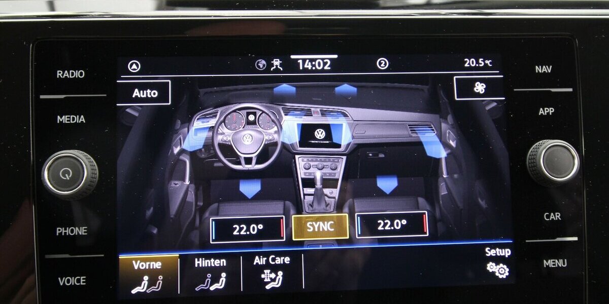 VW Touran 1.5 TSI 7-DSG Comfortline 7-SITZ+NAVI+AHK 25.069 km 32.790 &euro; Hagenow 19230