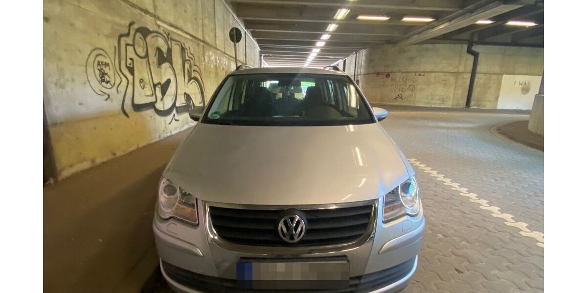 VW Touran 281.500 km 3.300 &euro; Bochum 44801