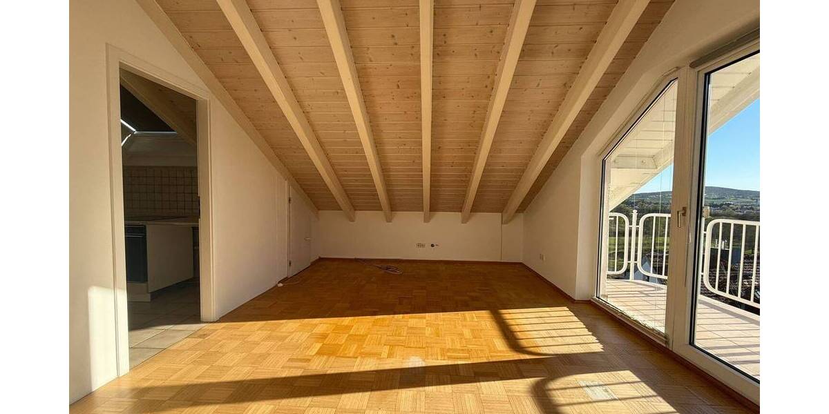 Etagenwohnung Gelnhausen - 3 Zimmer, 85 m&sup2;, 995&euro; | Angebot:26376003