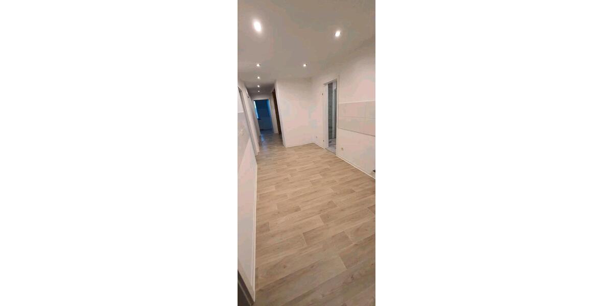 Dachgeschoßwohnung Allstedt - 4 Zimmer, 84 m&sup2;, 560&euro; | Angebot:26066350