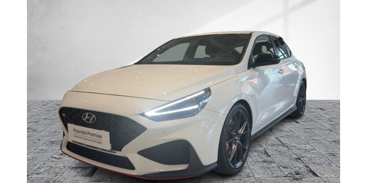 Hyundai i30 3.818 km 37.649 &euro; Frankfurt 60314