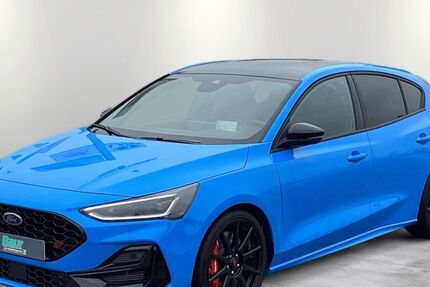 Ford Focus 4.360 km 37.940 € Mutlangen 73557