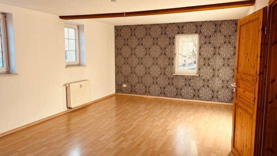 Terrassenwohnung Dermbach - 4 Zimmer, 120 m&sup2;, 840&euro; | Angebot:24601932