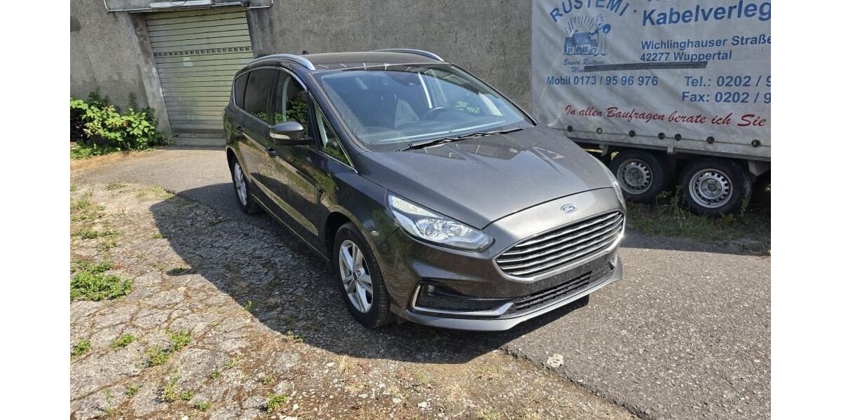 Ford S-Max 105.106 km 16.999 &euro; Gelsenkirchen 45899