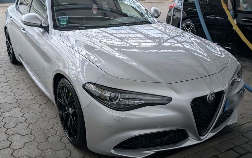 Alfa Romeo Giulia 162.000 km 15.000 € Bad Karlshafen 34385
