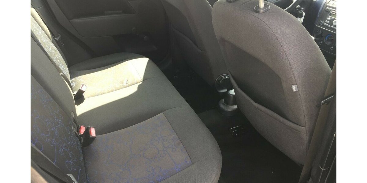 Ford Fiesta Ambiente,4 Türig,Tüv Neu! 136.000 km 2.990 &euro; Himmelkron 95502
