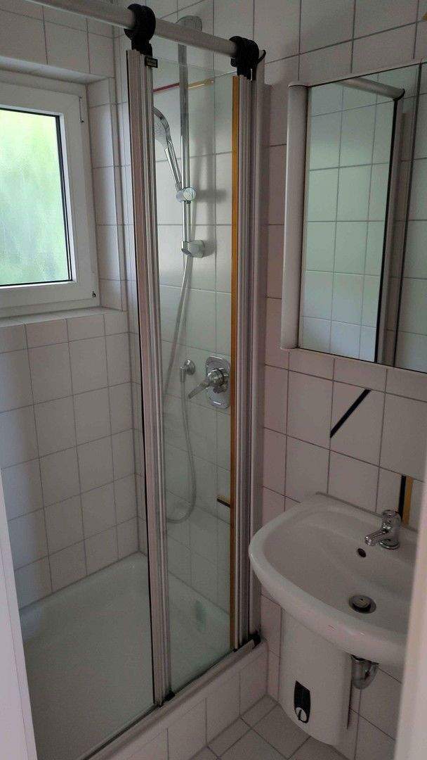 Gute Lage, hell, ruhig, frisch renoviert 1 zimmer