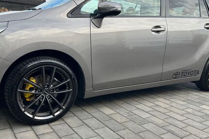 Toyota Verso 176.000 km 6.500 &euro; Rodgau OT Nieder-Rodenu 63110