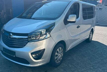 Opel Vivaro 182.200 km 13.499 &euro; Gummersbach 51645