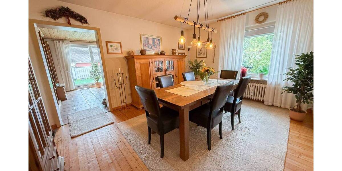 Mehrfamilienhaus, Wohnhaus Hennef (Sieg) Hennef - 6 Zimmer, 170 m&sup2;, 375.000&euro; | Angebot:26657322