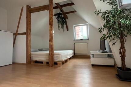 Helles(teil-)renoviertes Einfamilienhaus in zentraler Lage 3 zimmer