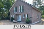 Neubau hochwertiges A+ Rotklinker-Effizienzhaus 40 in bester Villenlage.