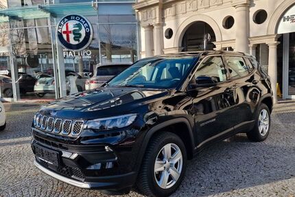 Jeep Compass 7.600 km 25.990 &euro; München 81827
