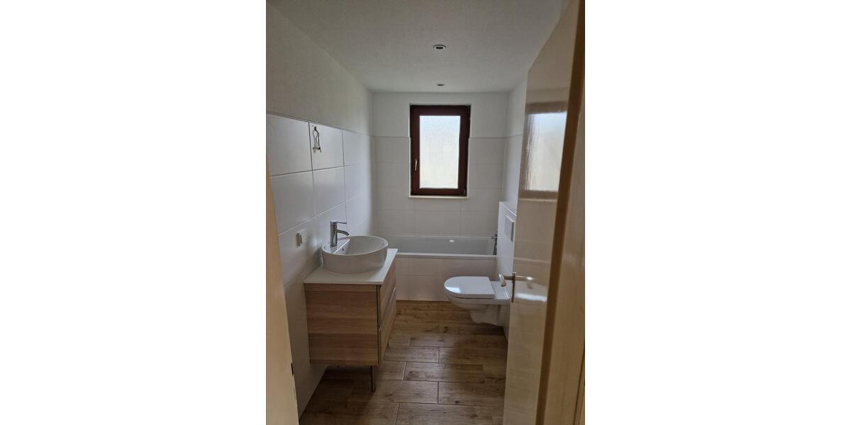 Einfamilienhaus Tauberbischofsheim - 6.5 Zimmer, 140 m&sup2;, 1.490&euro; | Angebot:25856133