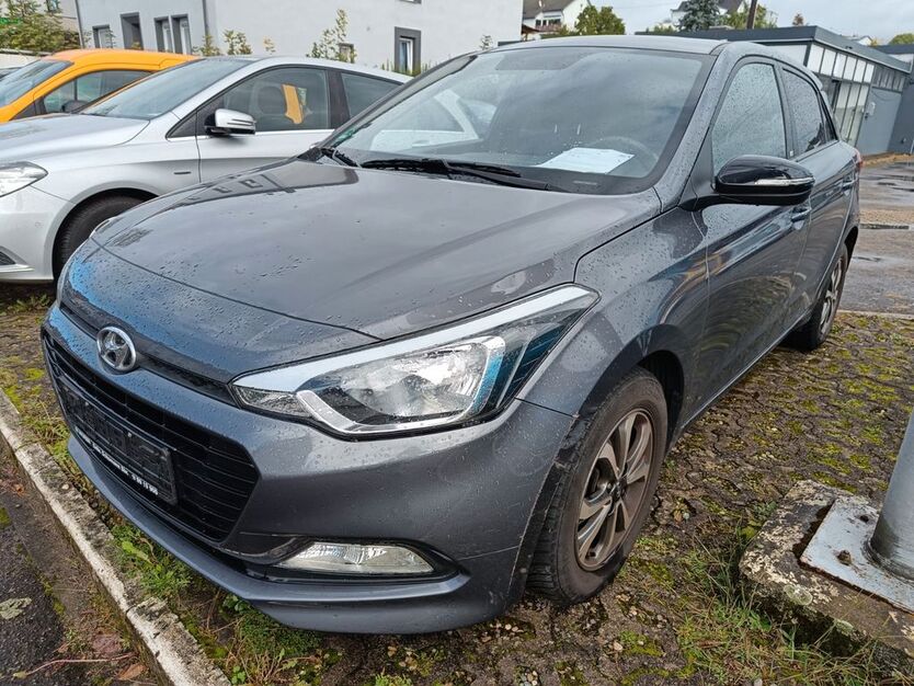 Hyundai i20 56.000 km 9.900 € ensdorf 66806
