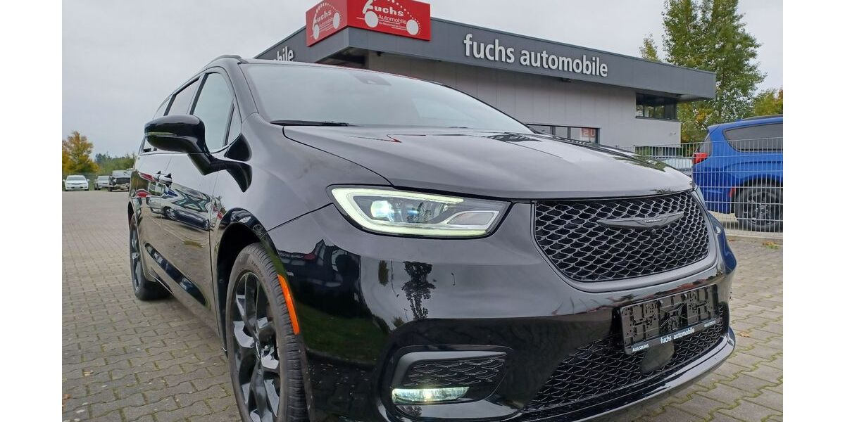 Chrysler Pacifica 21.484 km 48.990 € Augsburg 86165