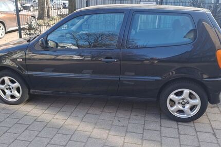 VW Polo 102.900 km 1.950 &euro; HAMBURG 22087