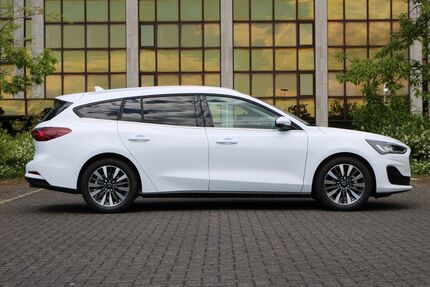 Ford Focus 51.900 km 21.350 &euro; Paderborn 33102