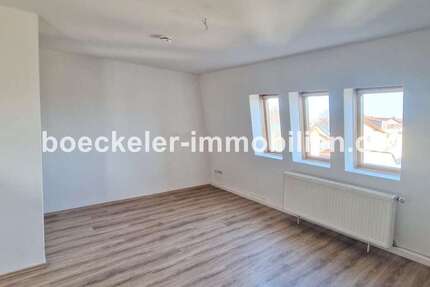 Wohnung Naumburg (Saale) - 3 Zimmer, 73 m&sup2;, 435&euro; | Angebot:25590750