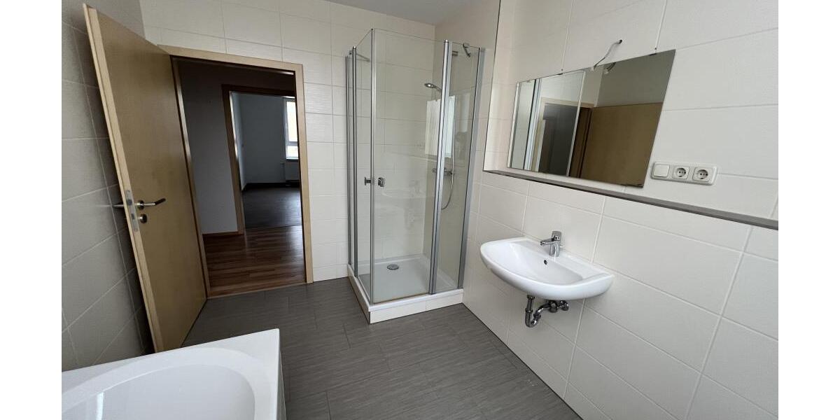 Moderne 3 Raum-Wohnung mit stylischem Bad mit Fenster, Dusche und Wanne. - Etagenwohnung Gera Lusan | Angebot:26991448