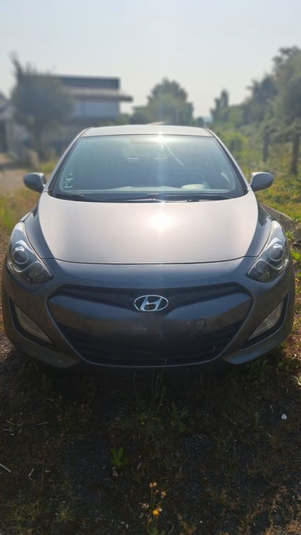 i30