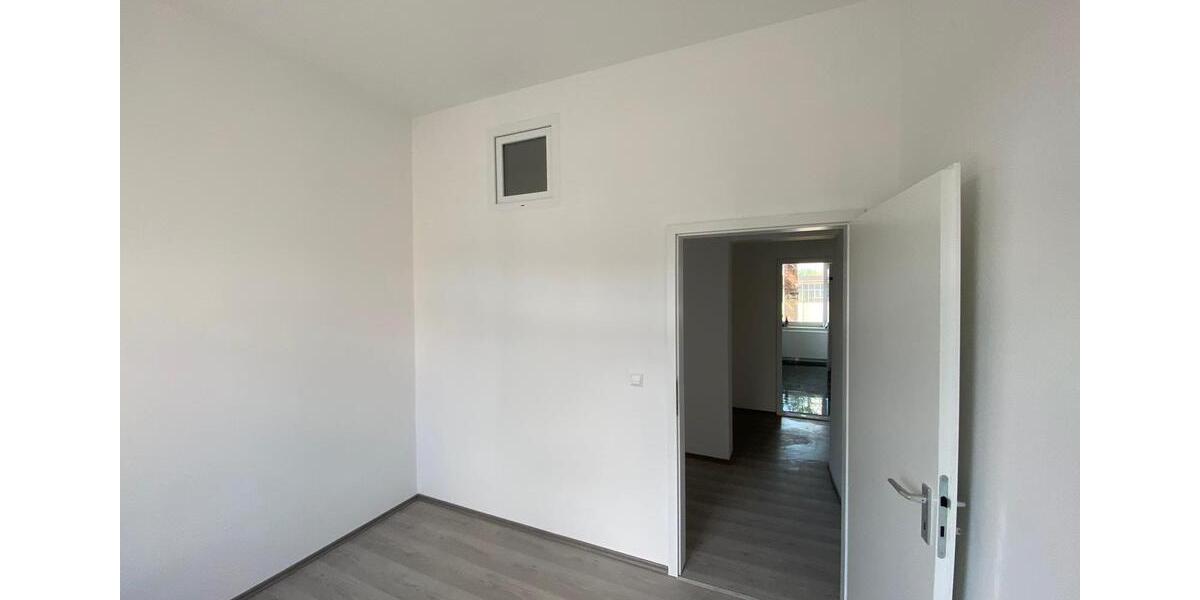 Etagenwohnung Zwickau - 4 Zimmer, 95 m&sup2;, 675&euro; | Angebot:25052648