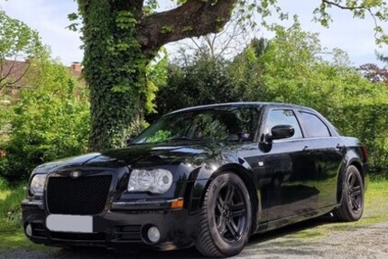 Chrysler 300C 290.000 km 5.500 &euro; Köln 50667