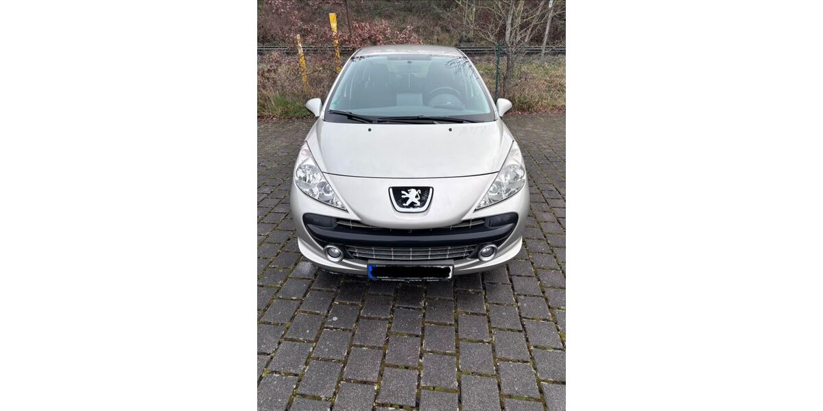 Peugeot 207 89.887 km 3.555 &euro; Saarbrücken 66129