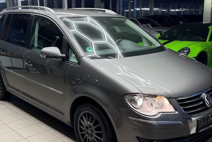 VW Touran 127.205 km 6.399 &euro; Niestetal 34266