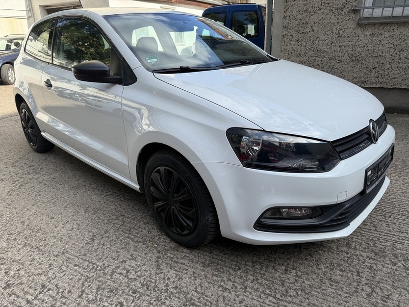 VW Polo 1.0. Trendline Klima 1.Hand 71.800 km 6.900 € Berlin 10247