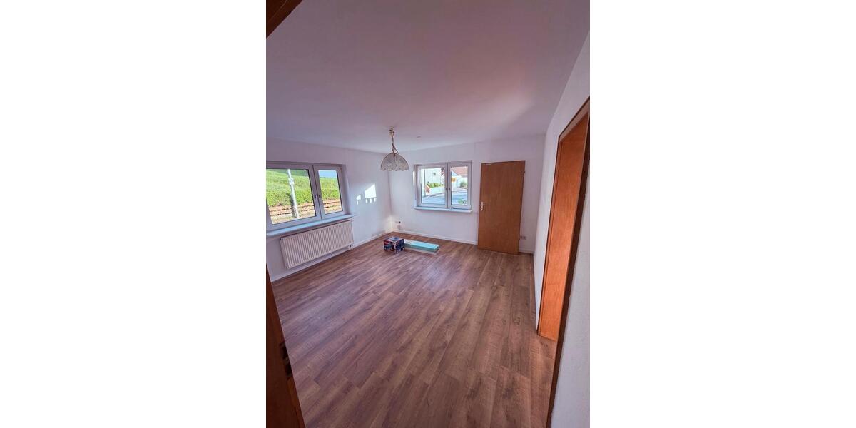 Etagenwohnung Burkardroth - 3 Zimmer, 79 m&sup2;, 680&euro; | Angebot:26677232