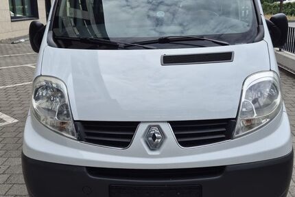 Renault Trafic 216.367 km 4.699 &euro; Berlin 10827