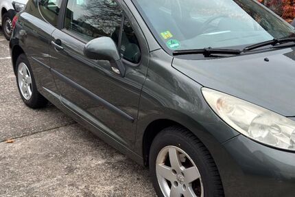 Peugeot 207 219.000 km 1.350 &euro; Köln 50676