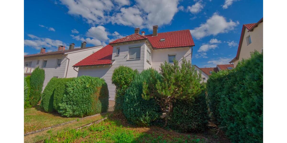 Charmantes Ein-Zweifamilienhaus mit Potenzial und tollem Grundstück in Villingen-Schwenningen - Zweifamilienhaus Villingen-Schwenningen Schwenningen | Angebot:27338964