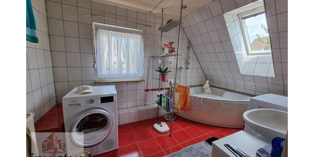 Mehrfamilienhaus, Wohnhaus Obersulm Willsbach - 7 Zimmer, 144 m&sup2;, 449.000&euro; | Angebot:25691749