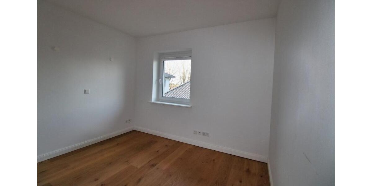 Dachgeschoßwohnung Langenhorn - 3 Zimmer, 76 m&sup2;, 840&euro; | Angebot:23523707