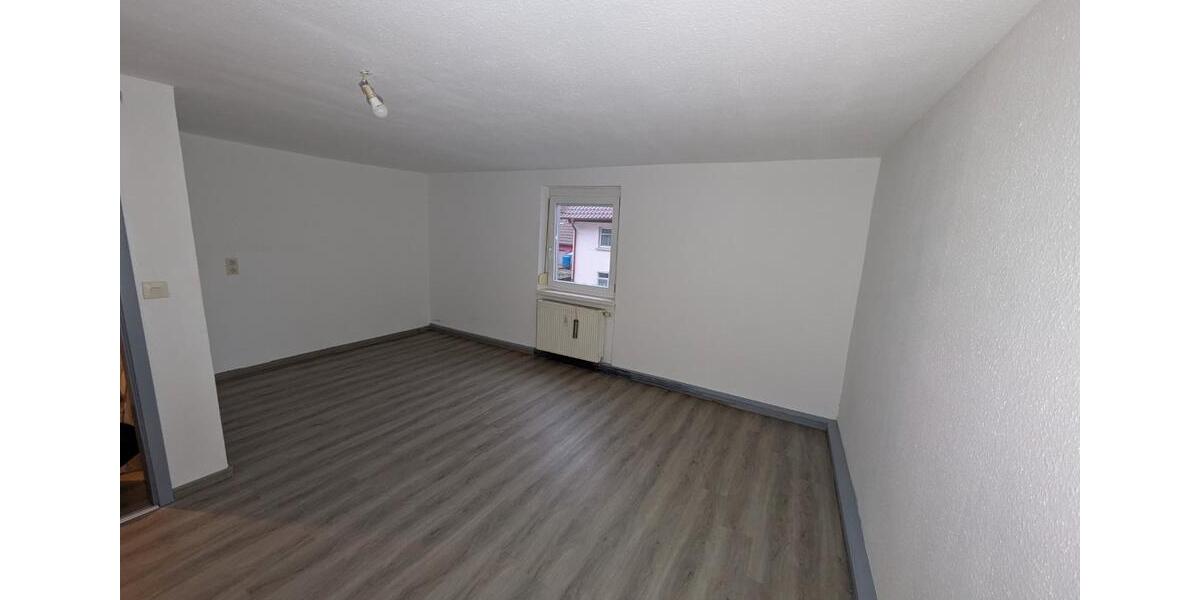 Doppelhaushälfte Mengen - 6 Zimmer, 165 m&sup2;, 220.000&euro; | Angebot:27119952