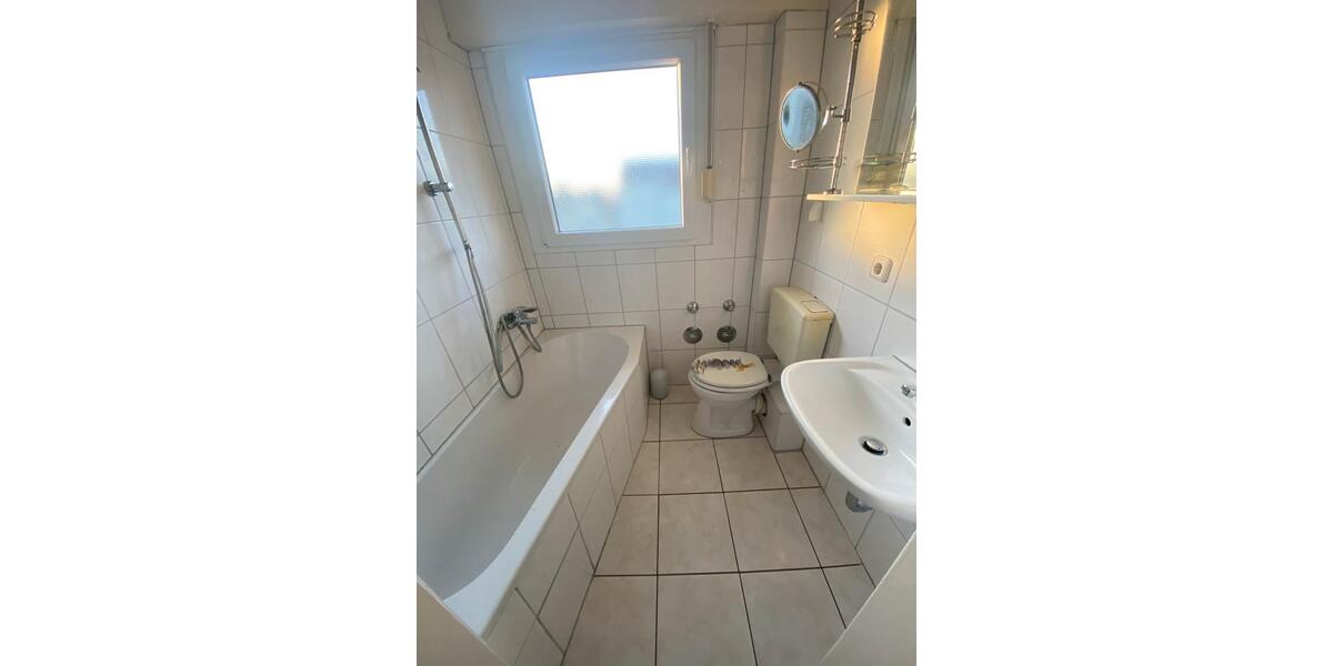 Dachgeschoßwohnung Hanau Lamboy - 3 Zimmer, 70 m&sup2;, 500&euro; | Angebot:24369552