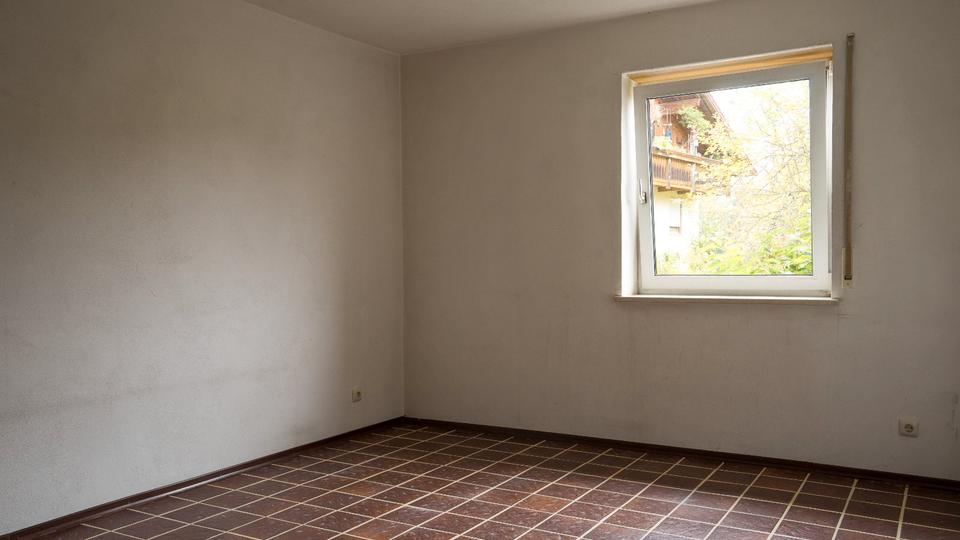 Erdgeschoßwohnung Bernried - 4 Zimmer, 127 m&sup2;, 250.000&euro; | Angebot:27010016