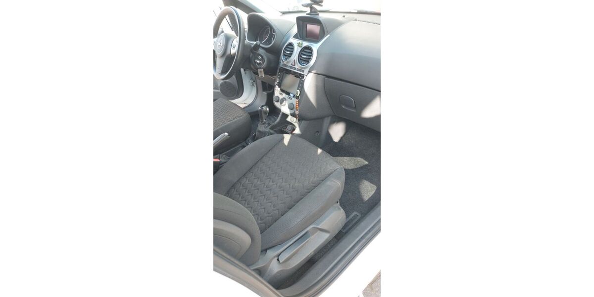 Opel Corsa 147.000 km 3.200 &euro; Arnsberg 59757