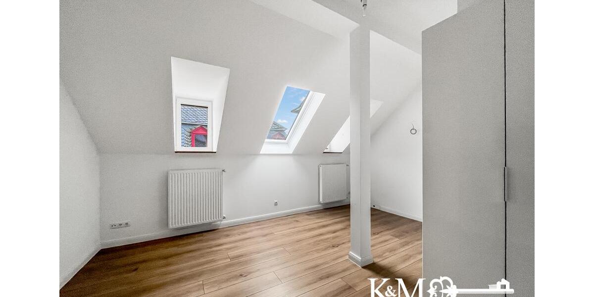 Dachgeschoßwohnung Andernach - 4 Zimmer, 135 m&sup2;, 1.820&euro; | Angebot:26349310