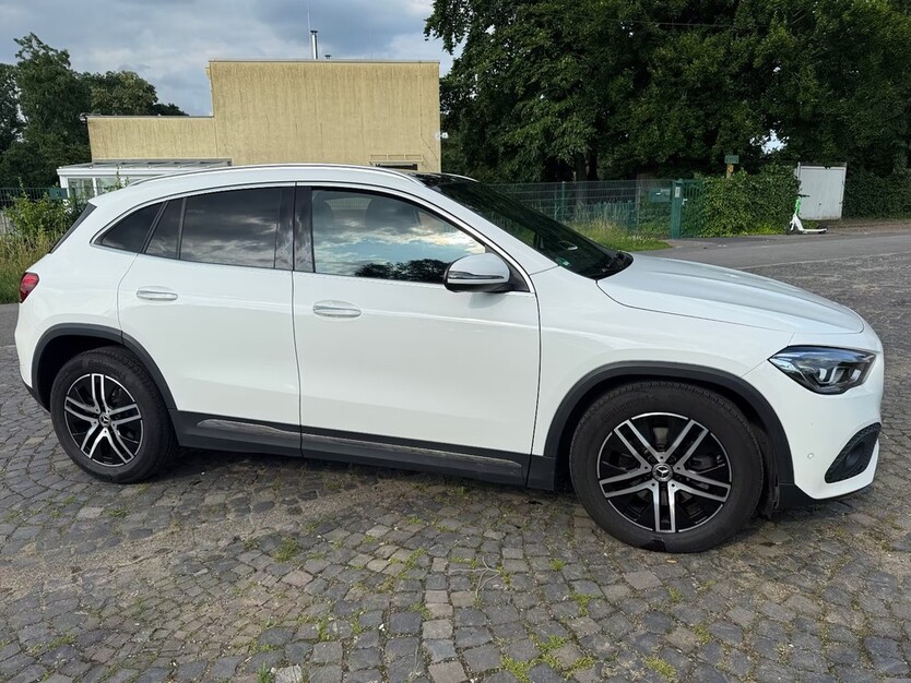Mercedes-Benz GLA-Klasse 77.000 km 35.000 € Köln 50667