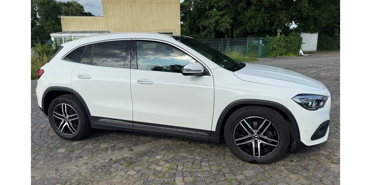 Mercedes-Benz GLA-Klasse 77.300 km 32.900 &euro; Köln 50667