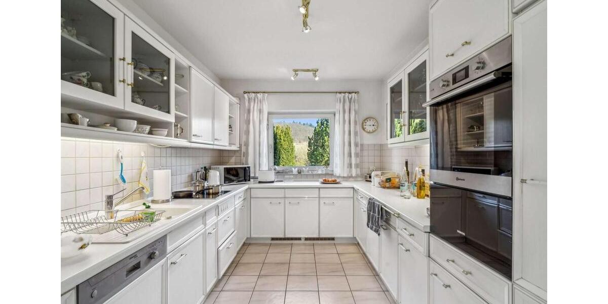 Einfamilienhaus Solms - 7 Zimmer, 194 m&sup2;, 2.800&euro; | Angebot:26091109