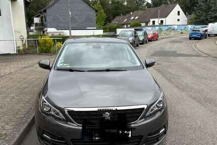 Peugeot 308 68.000 km 10.350 &euro; Bergisch Gladbach 51467