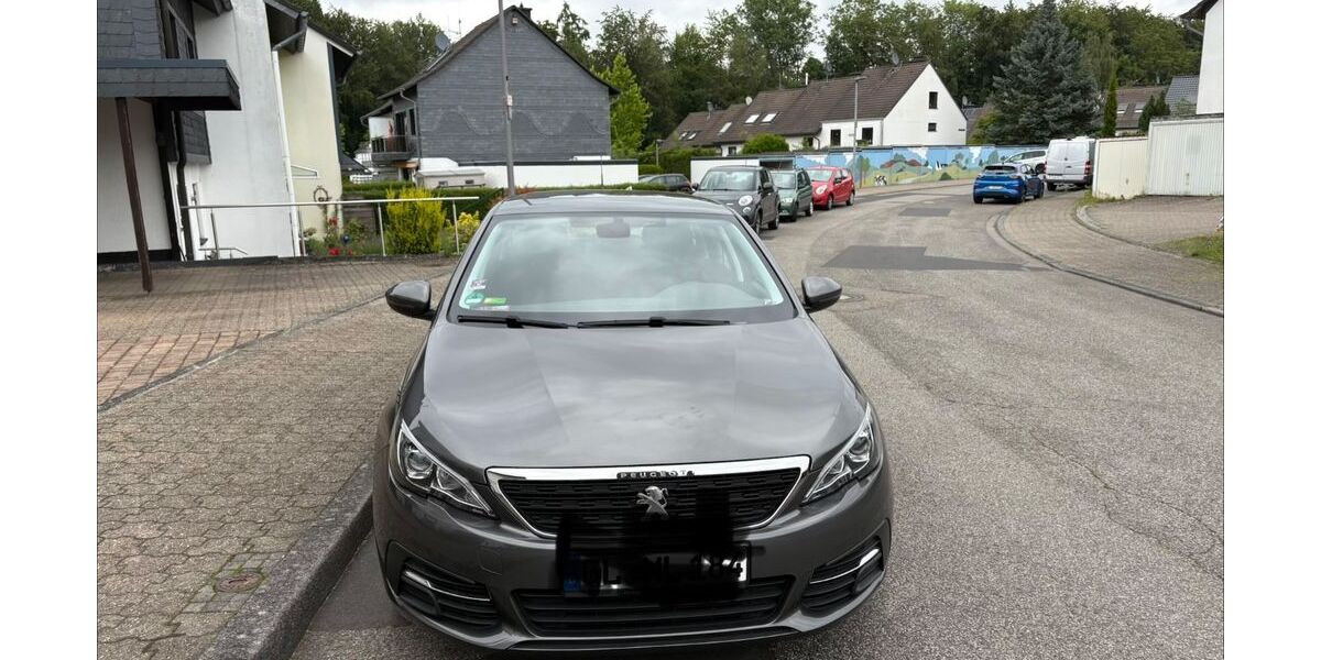 Peugeot 308 68.000 km 10.350 &euro; Bergisch Gladbach 51467