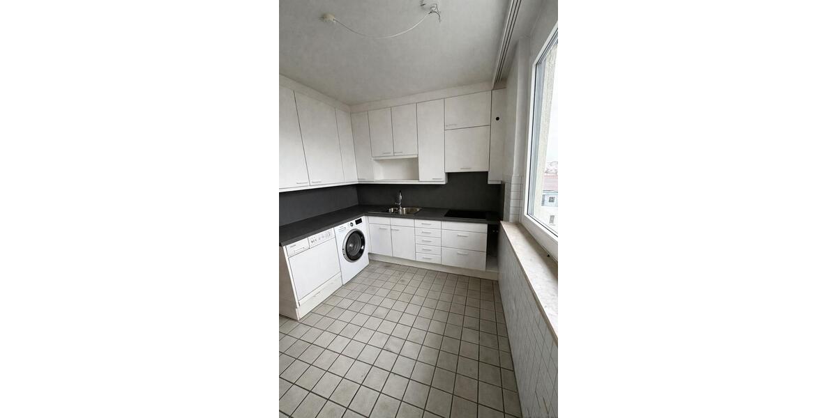 Dachgeschoßwohnung Reutlingen - 3 Zimmer, 118 m&sup2;, 1.450&euro; | Angebot:24559806