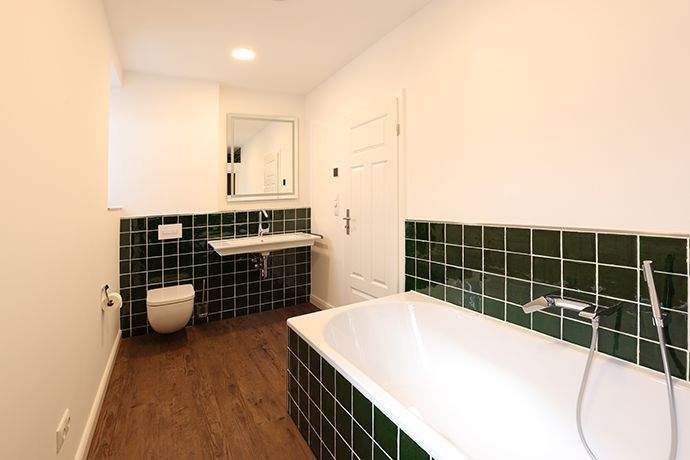 Haus mit 300 m² Wfl.Erstbezug nach KernsanierungEnergiekl. A+ 7 zimmer