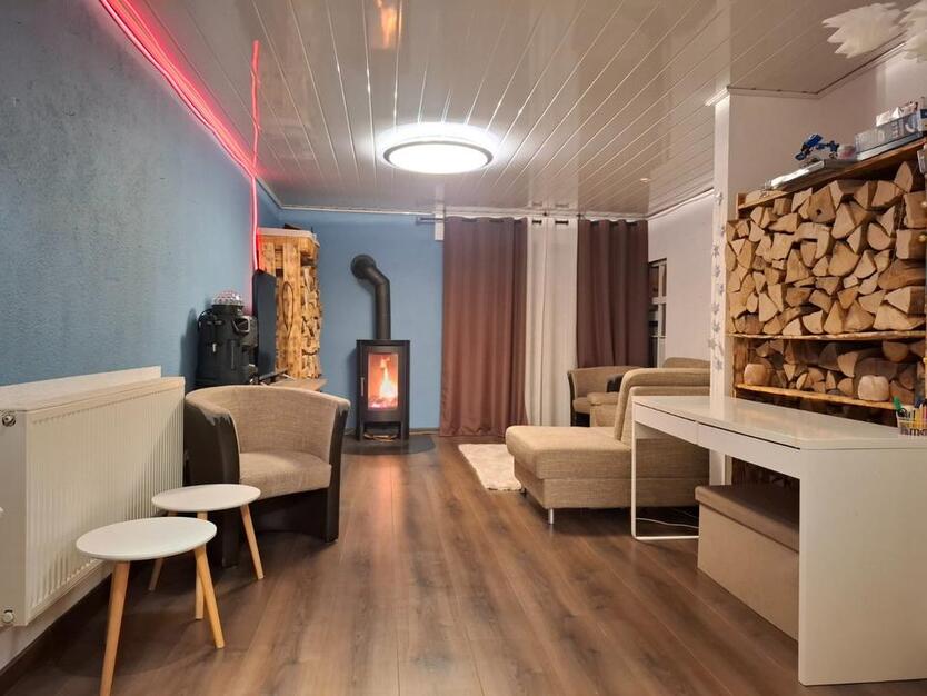 3 FH - Haus - Dreifamilienhaus in ruhiger Lage in Mehlingen zimmer