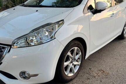 Peugeot 208 155.600 km 4.650 &euro; Mönchengladbach 41238